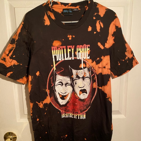 cotton on motley crue